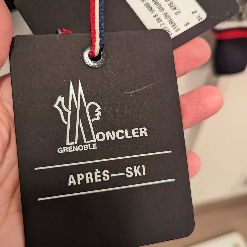 Moncler Authentic women jacket - Picture 7 of 11